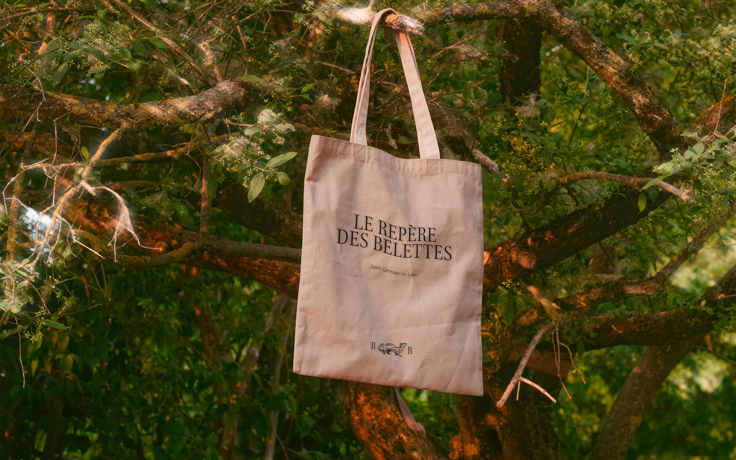 Tote bag